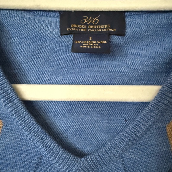 Women’s Brook Brothers Blue Argyle V-Neck Sweater - Picture 3 of 7